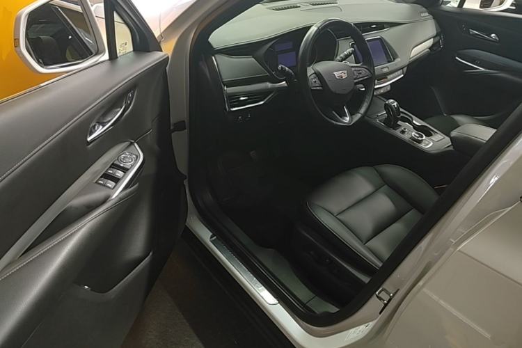 Used Cadillac XT4 2018 28T Two-Wheel-Drive Luxury Model Driver Seat
