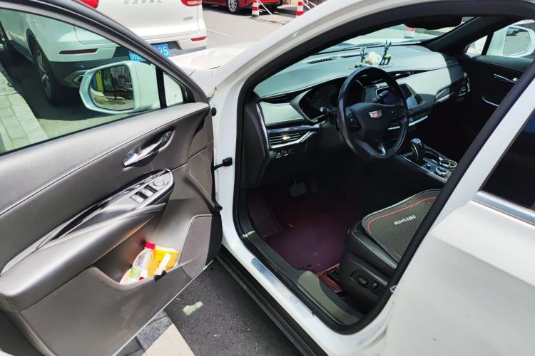 Used Cadillac XT4 2018 28T Two-Wheel Drive Tech Version Driver Seat