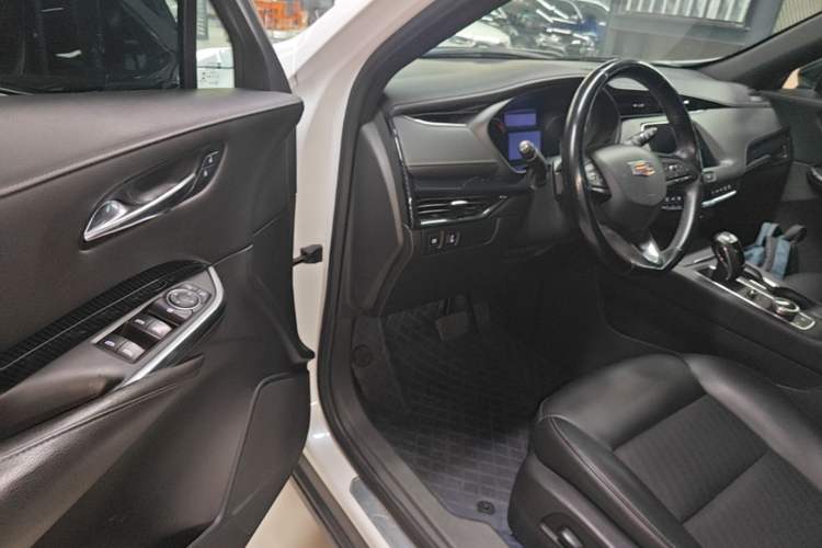 Used Cadillac XT4 2018 28T Two-Wheel Drive Tech Version Driver Seat