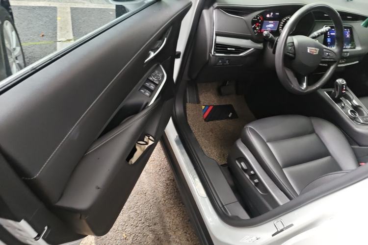 Used Cadillac XT4 2018 28T Two-Wheel Drive Leading Version Driver Seat