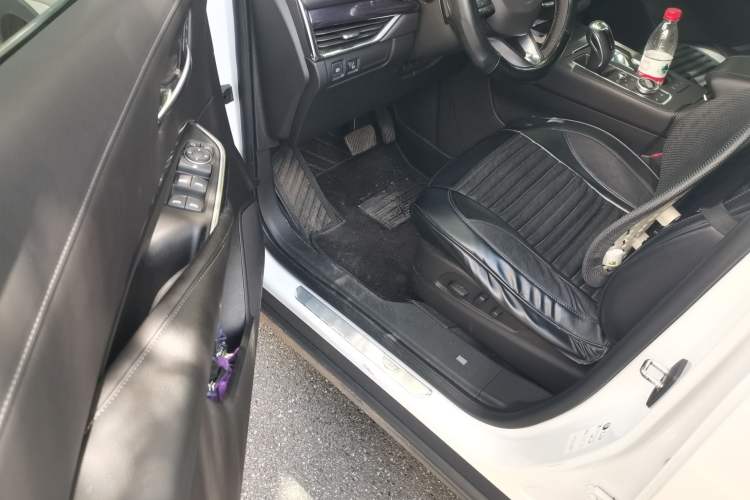 Used Cadillac XT4 2018 28T Two-Wheel Drive Tech Version Driver Seat