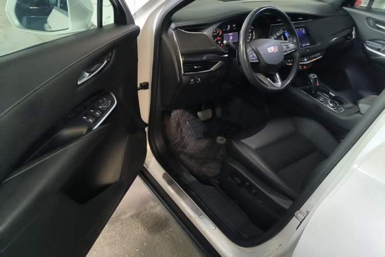 Used Cadillac XT4 2018 28T Two-Wheel Drive Tech Version Driver Seat