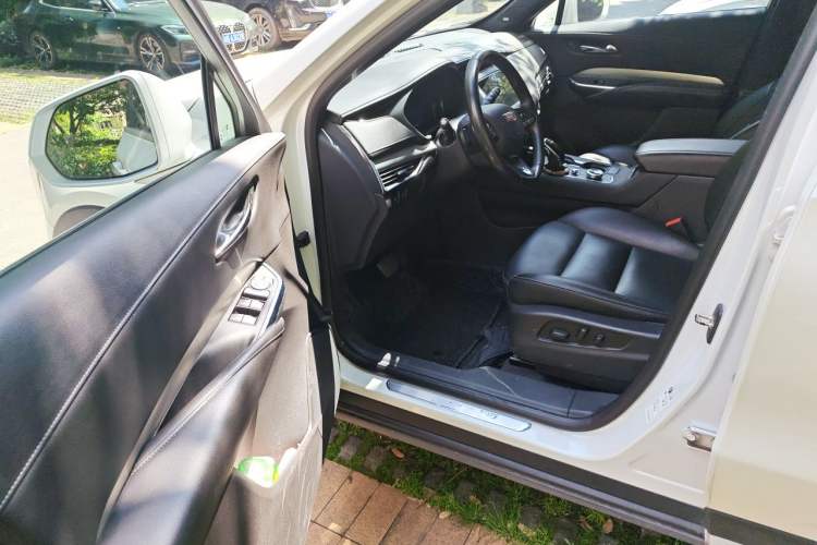 Used Cadillac XT4 2018 28T Two-Wheel Drive Leading Version Driver Seat