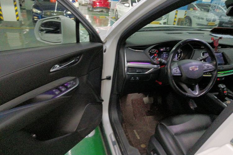Used Cadillac XT4 2018 28T Two-Wheel Drive Leading Version Driver Seat