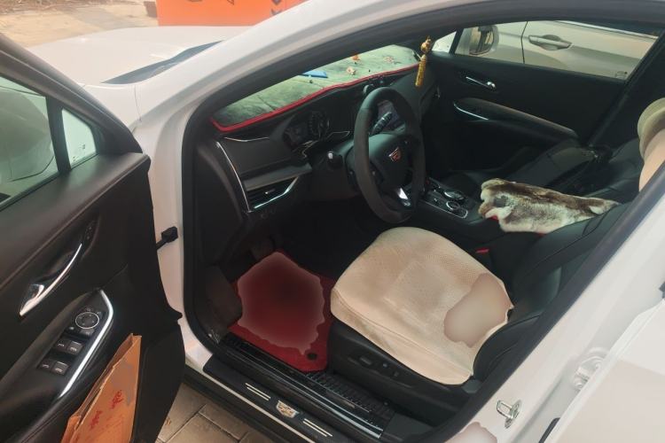Used Cadillac XT4 2018 28T Two-Wheel-Drive Luxury Model Driver Seat
