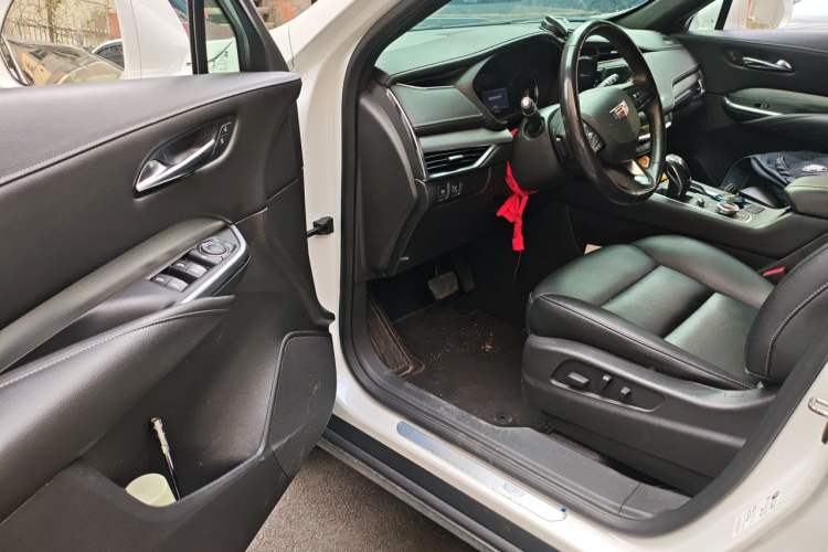Used Cadillac XT4 2018 28T Two-Wheel-Drive Luxury Model Driver Seat