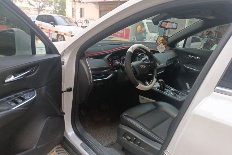 Used Cadillac XT4 2018 28T Two-Wheel Drive Tech Version Driver Seat