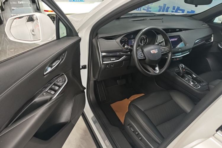 Used Cadillac XT4 2018 28T Two-Wheel Drive Tech Version Driver Seat