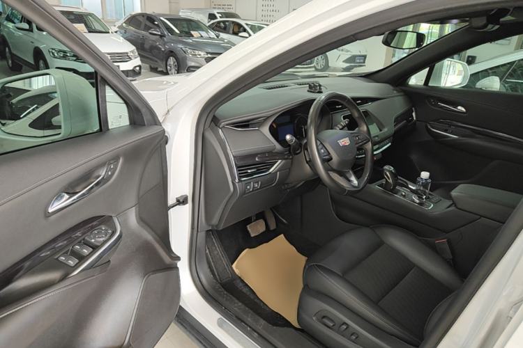 Used Cadillac XT4 2018 28T Two-Wheel Drive Tech Version Driver Seat