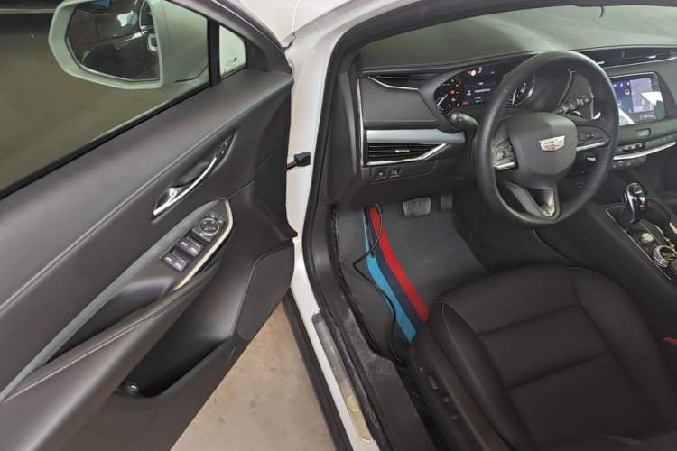 Used Cadillac XT4 2018 28T Two-Wheel Drive Leading Version Driver Seat