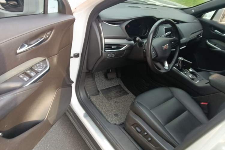 Used Cadillac XT4 2018 28T Two-Wheel Drive Leading Version Driver Seat