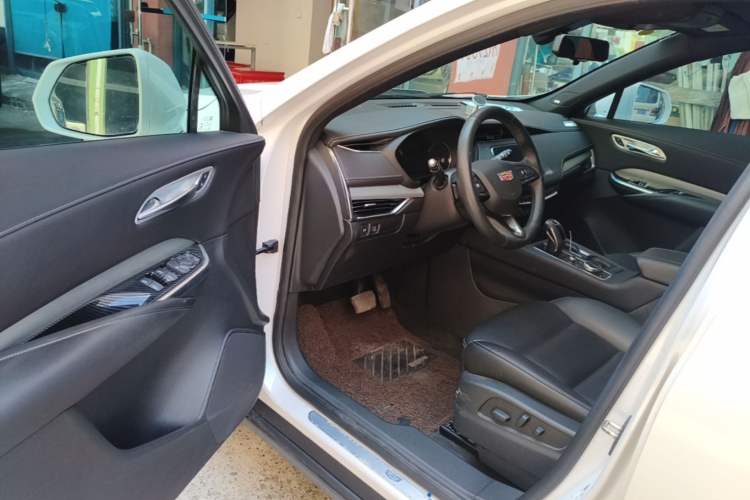 Used Cadillac XT4 2018 28T Two-Wheel Drive Leading Version Driver Seat