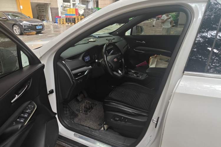 Used Cadillac XT4 2018 28T Two-Wheel Drive Leading Version Driver Seat
