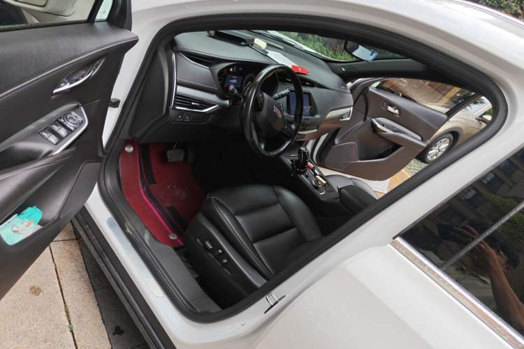 Used Cadillac XT4 2018 28T Two-Wheel-Drive Luxury Model Driver Seat
