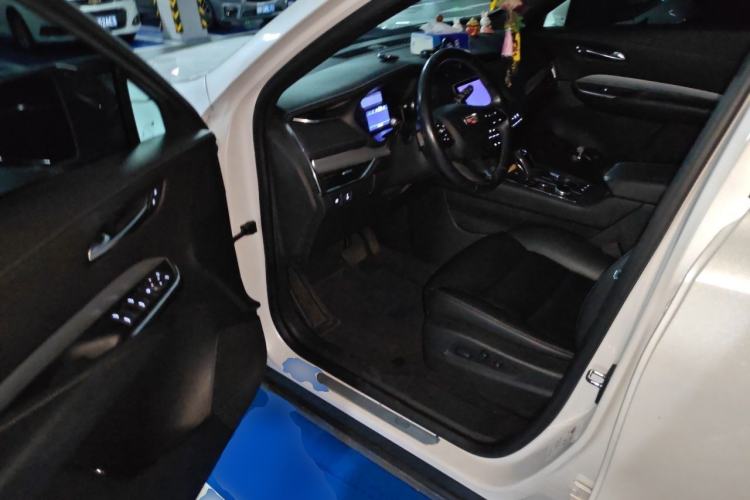 Used Cadillac XT4 2018 28T Two-Wheel Drive Leading Version Driver Seat