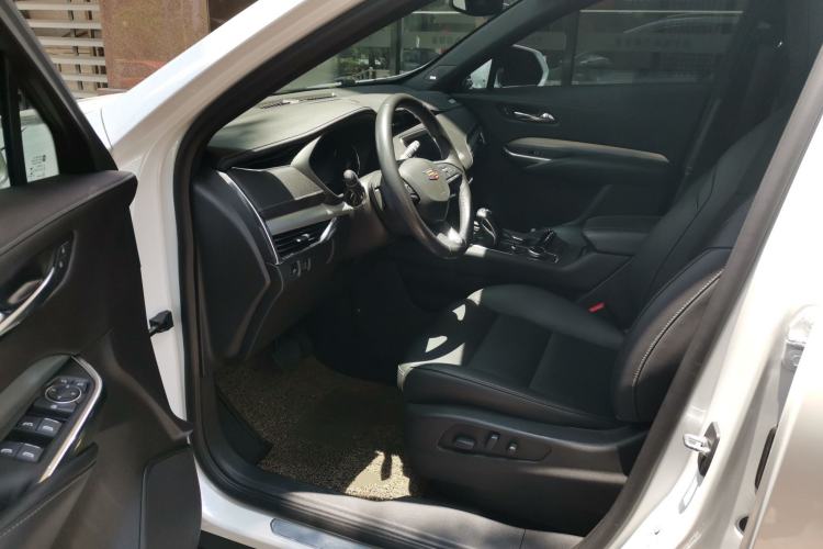 Used Cadillac XT4 2018 28T Two-Wheel Drive Leading Version Driver Seat