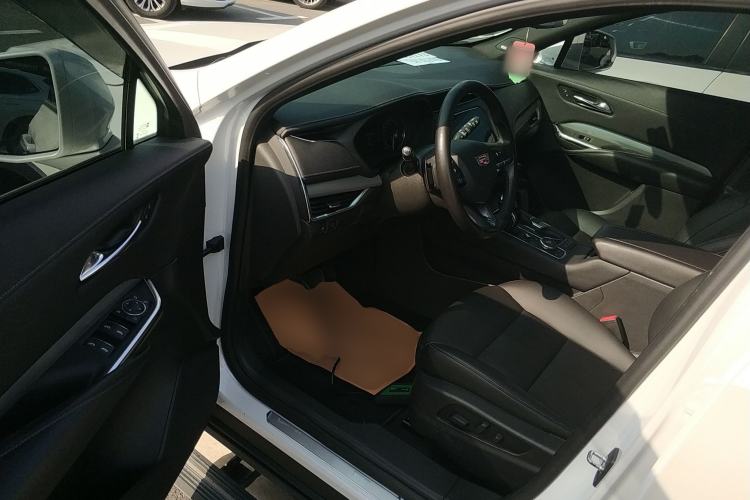Used Cadillac XT4 2018 28T Two-Wheel Drive Leading Version Driver Seat