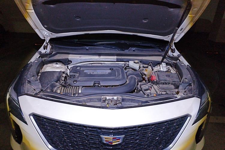 Used Cadillac XT4 2018 28T 4x4 Platinum Edition Engine Bay
