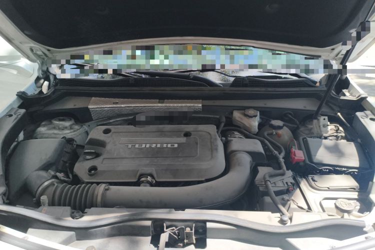 Used Cadillac XT4 2018 28T Two-Wheel-Drive Luxury Model Engine Bay