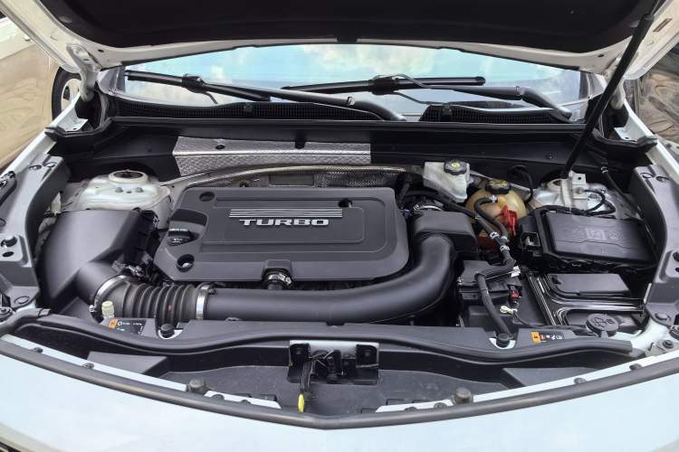 Used Cadillac XT4 2018 28T Two-Wheel Drive Tech Version Engine Bay