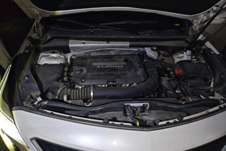 Used Cadillac XT4 2018 28T Two-Wheel Drive Luxury Sport Model Engine Bay