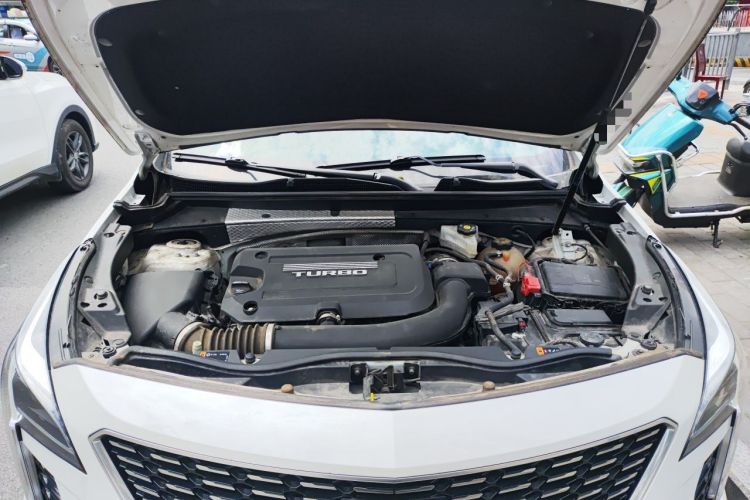 Used Cadillac XT4 2018 28T Two-Wheel Drive Tech Version Engine Bay