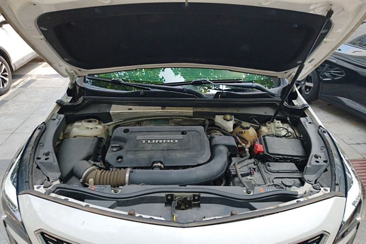Used Cadillac XT4 2018 28T Two-Wheel Drive Tech Version Engine Bay