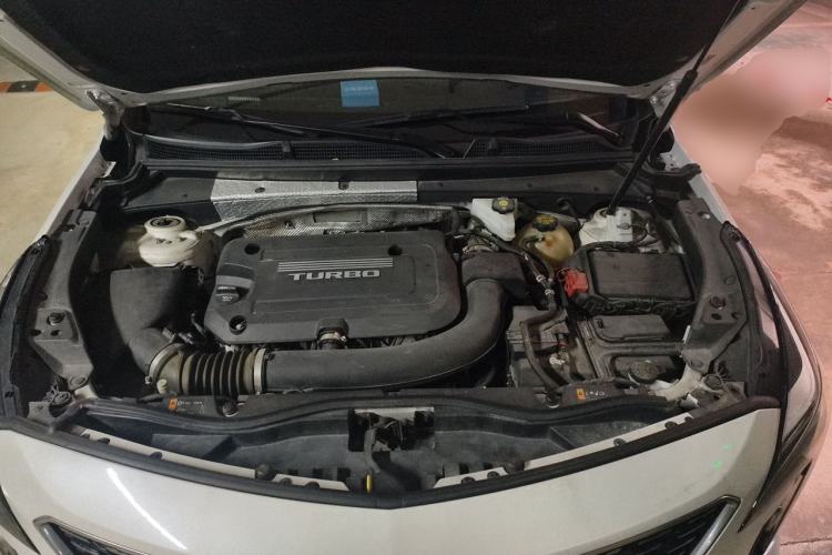 Used Cadillac XT4 2018 28T Two-Wheel-Drive Luxury Model Engine Bay