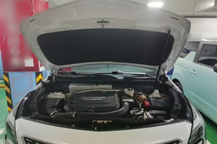 Used Cadillac XT4 2018 28T Four-Wheel Drive Leading Model Engine Bay