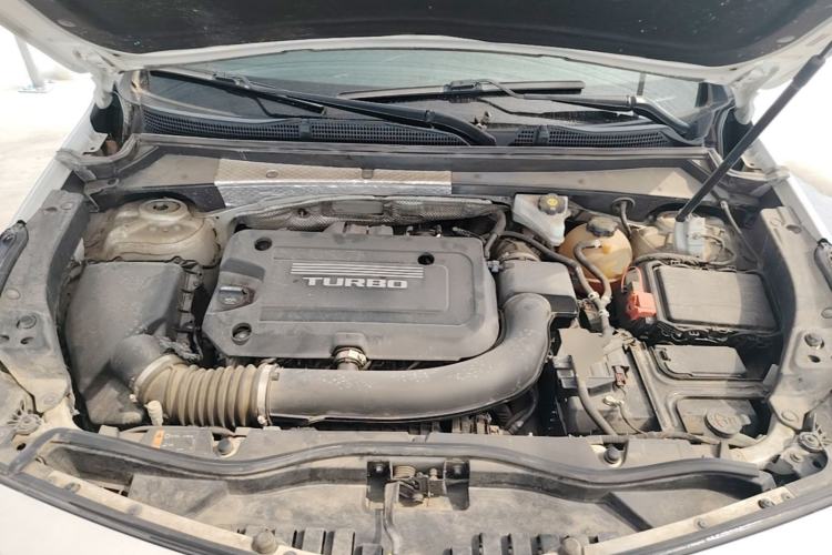Used Cadillac XT4 2018 28T Two-Wheel-Drive Luxury Model Engine Bay