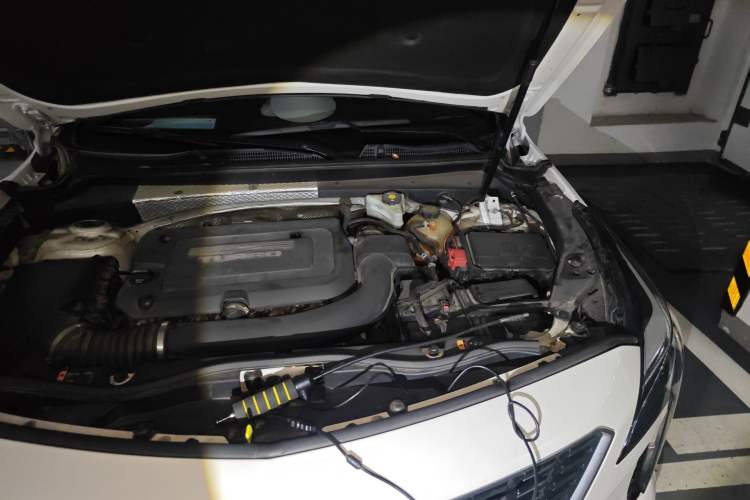Used Cadillac XT4 2018 28T Two-Wheel Drive Tech Version Engine Bay Left