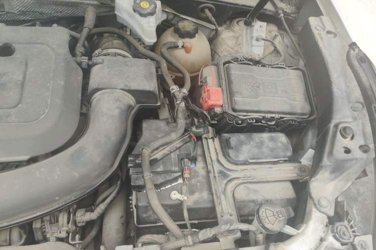 Used Cadillac XT4 2018 28T Two-Wheel Drive Tech Version Engine Bay Left