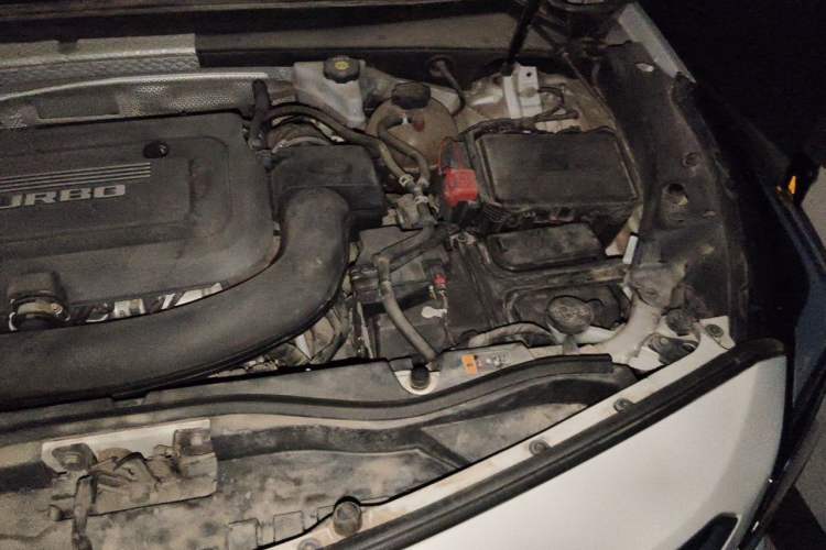 Used Cadillac XT4 2018 28T Two-Wheel Drive Leading Version Engine Bay Left
