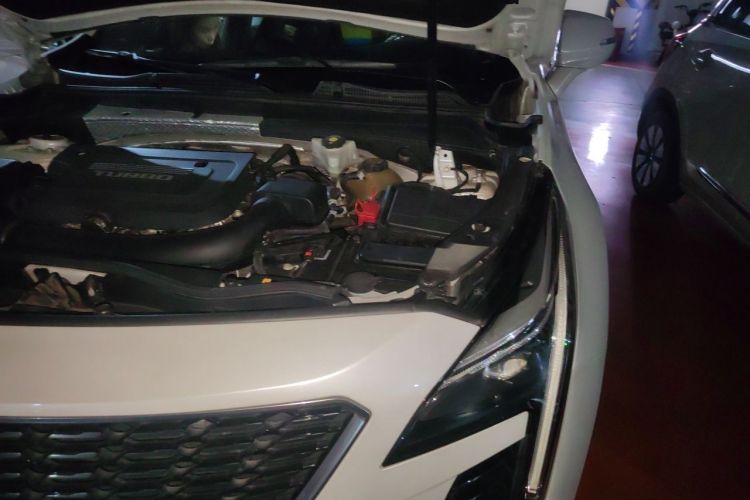 Used Cadillac XT4 2018 28T Two-Wheel Drive Leading Version Engine Bay Left