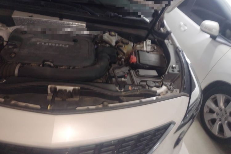Used Cadillac XT4 2018 28T Two-Wheel Drive Leading Version Engine Bay Left