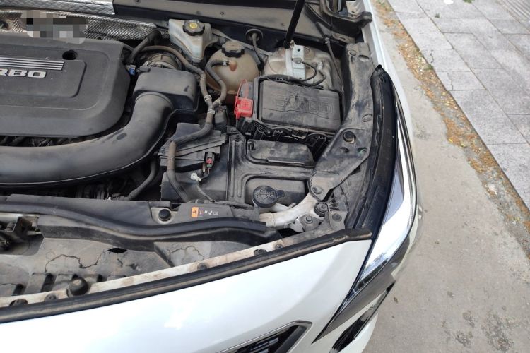 Used Cadillac XT4 2018 28T 4x4 Platinum Edition Engine Bay Left