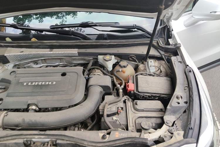 Used Cadillac XT4 2018 28T Two-Wheel Drive Leading Version Engine Bay Left