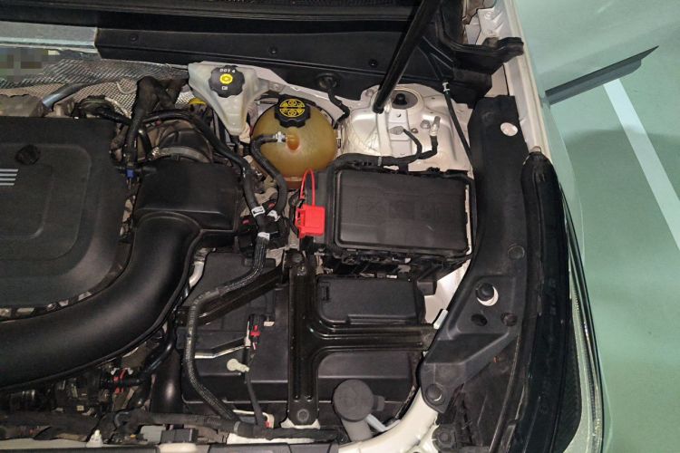 Used Cadillac XT4 2018 28T Two-Wheel Drive Leading Version Engine Bay Left