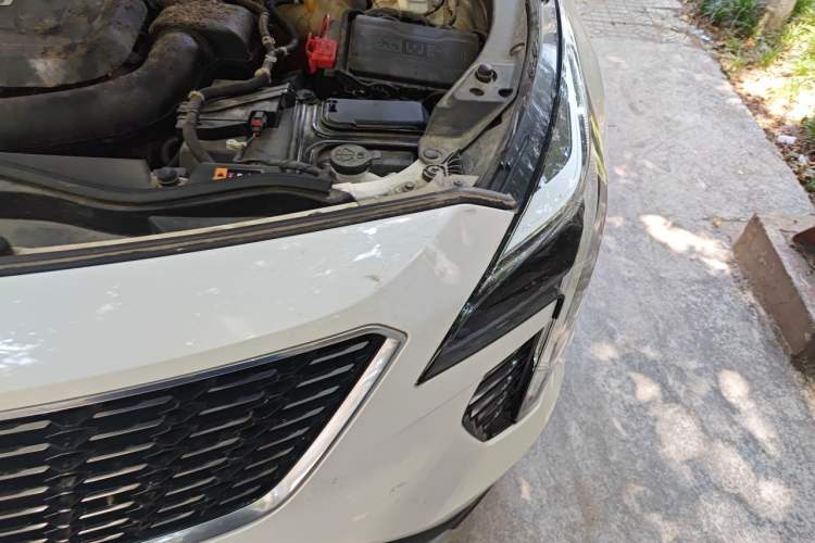 Used Cadillac XT4 2018 28T Two-Wheel Drive Leading Version Engine Bay Left