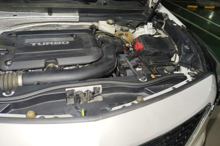 Used Cadillac XT4 2018 28T Four-Wheel Drive Leading Model Engine Bay Left