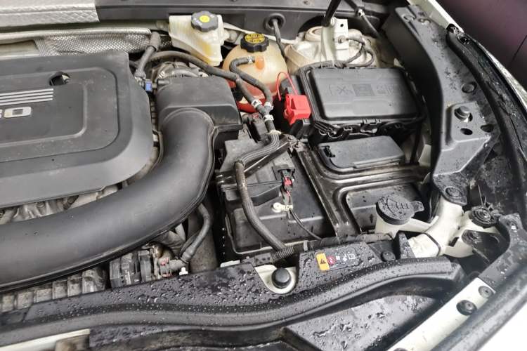 Used Cadillac XT4 2018 28T Two-Wheel Drive Leading Version Engine Bay Left