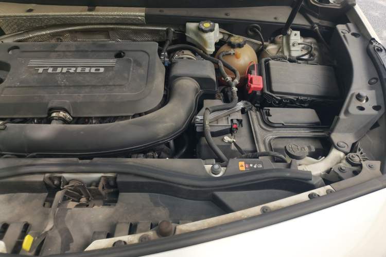Used Cadillac XT4 2018 28T Two-Wheel Drive Tech Version Engine Bay Left
