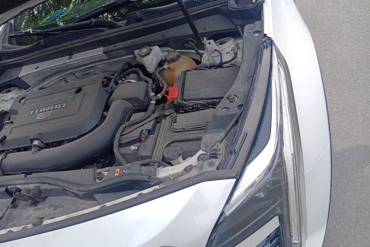 Used Cadillac XT4 2018 28T Two-Wheel Drive Leading Version Engine Bay Left