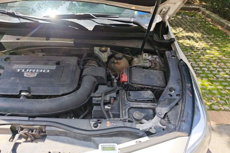 Used Cadillac XT4 2018 28T Two-Wheel Drive Leading Version Engine Bay Left