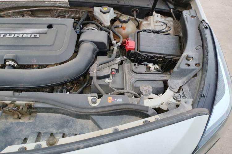 Used Cadillac XT4 2018 28T Two-Wheel Drive Leading Version Engine Bay Left