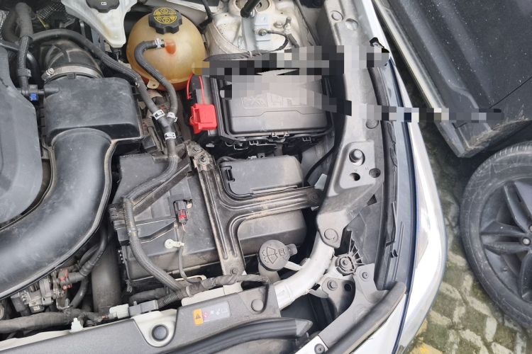 Used Cadillac XT4 2018 28T Two-Wheel Drive Leading Version Engine Bay Left