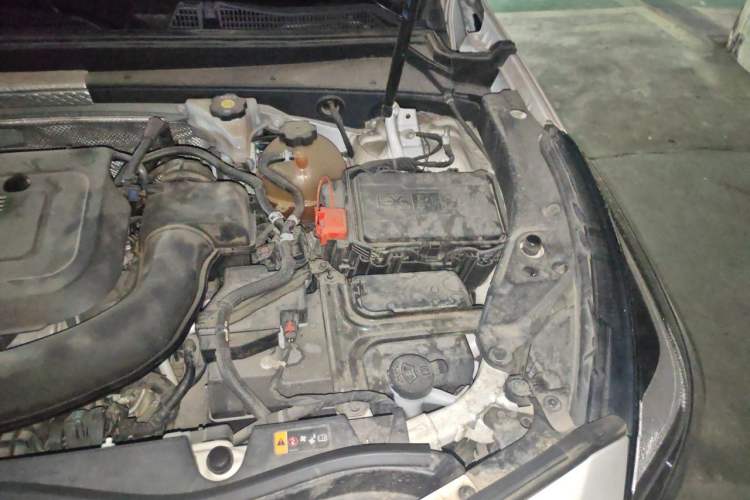 Used Cadillac XT4 2018 28T Two-Wheel Drive Leading Version Engine Bay Left
