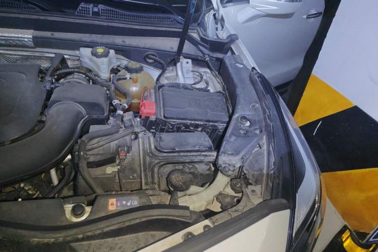 Used Cadillac XT4 2018 28T Two-Wheel Drive Leading Version Engine Bay Left