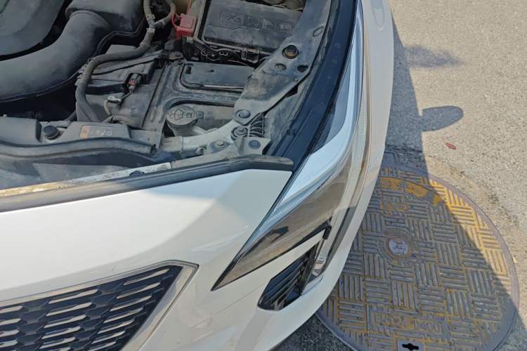 Used Cadillac XT4 2018 28T Two-Wheel Drive Leading Version Engine Bay Left