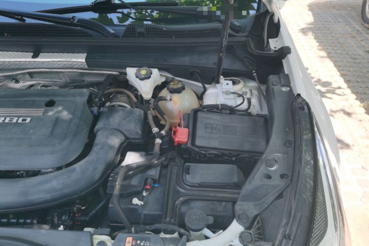 Used Cadillac XT4 2018 28T Two-Wheel Drive Leading Version Engine Bay Left